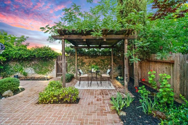 9087 TRUMBAUER Way, Elk Grove, CA 95758