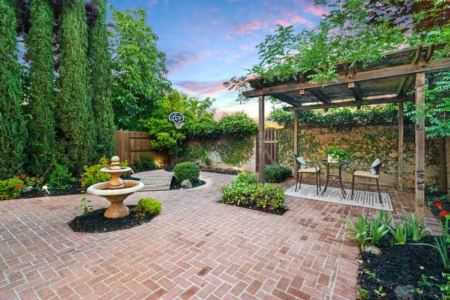 9087 TRUMBAUER Way, Elk Grove, CA 95758