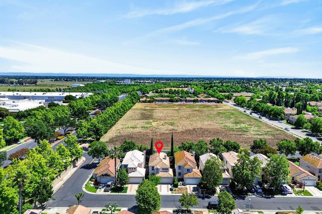 9087 TRUMBAUER Way, Elk Grove, CA 95758