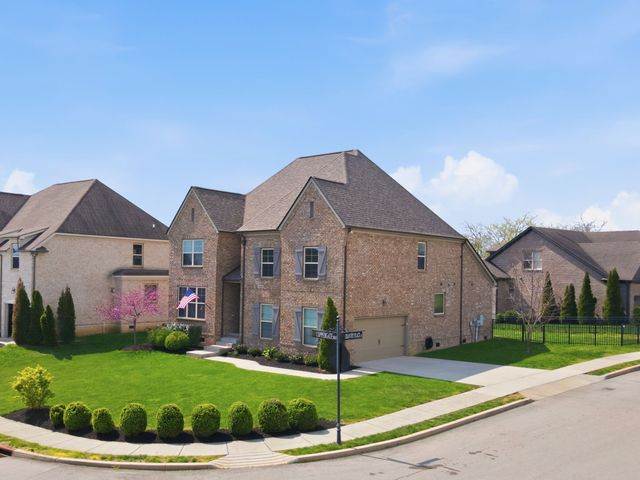 2313 Coppergate Way, Thompsons Station, TN 37179