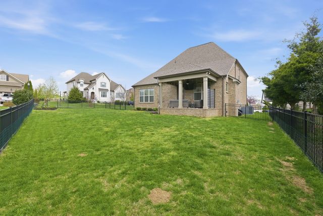 2313 Coppergate Way, Thompsons Station, TN 37179