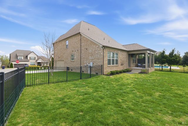 2313 Coppergate Way, Thompsons Station, TN 37179