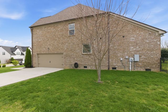 2313 Coppergate Way, Thompsons Station, TN 37179