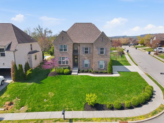 2313 Coppergate Way, Thompsons Station, TN 37179