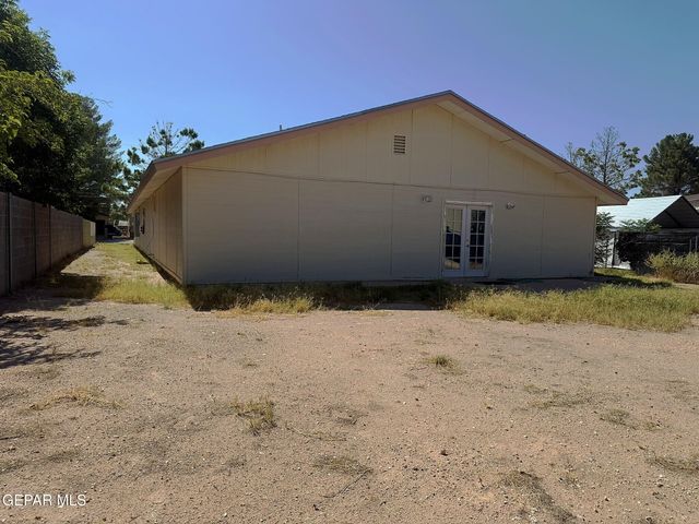 10520 Santa Paula Drive, Socorro, TX 79927