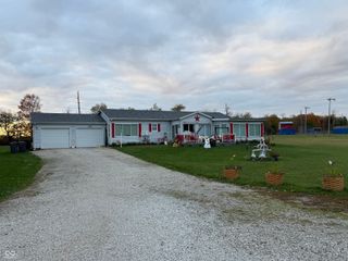 180 S Summit Street, Mount Summit, IN 47361