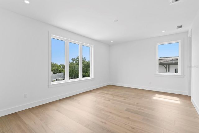 5023 W DANTE AVENUE, Tampa, FL 33629