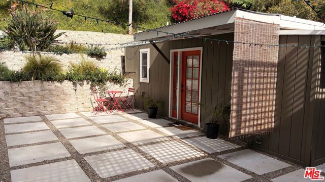 3823 Broadlawn Drive, Los Angeles, CA 90068