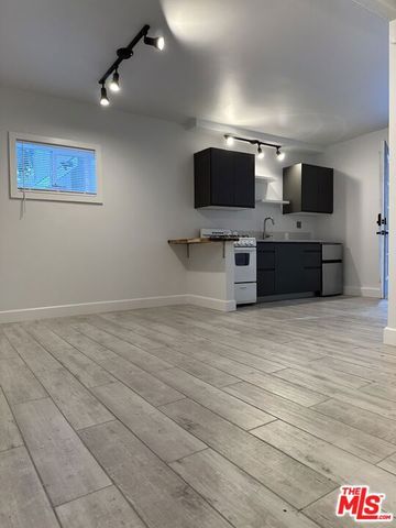 3823 Broadlawn Drive, Los Angeles, CA 90068