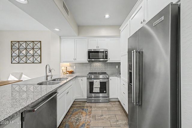 3935 E ROUGH RIDER Road 1376, Phoenix, AZ 85050
