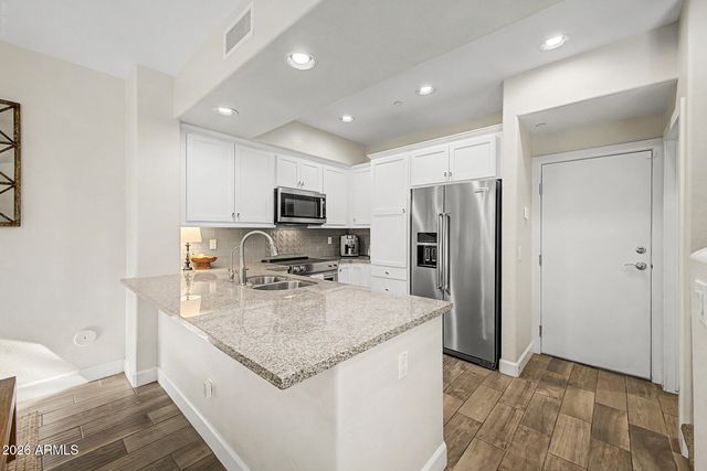 3935 E ROUGH RIDER Road 1376, Phoenix, AZ 85050