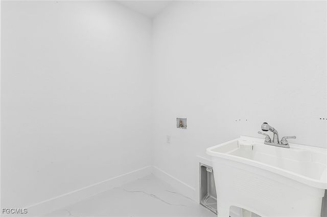 4202 NW 33rd ST, Cape Coral, FL 33993