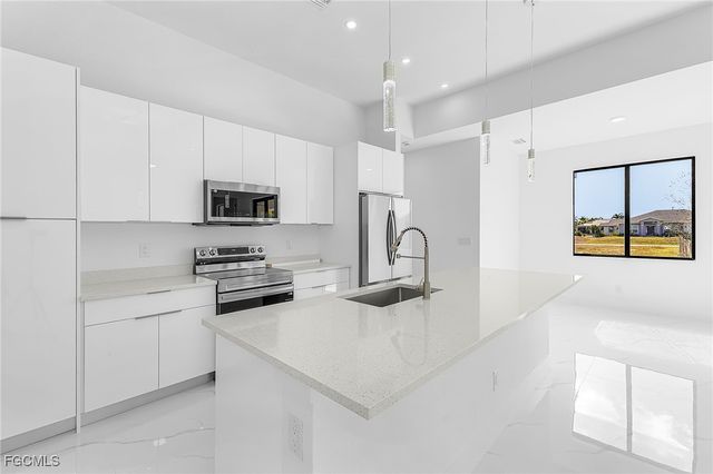 4202 NW 33rd ST, Cape Coral, FL 33993