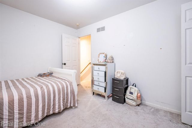 5560 Huron Hills Drive, Commerce Charter Township, MI 48382