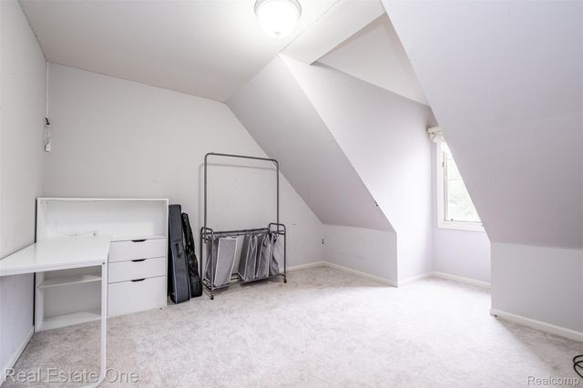 5560 Huron Hills Drive, Commerce Charter Township, MI 48382