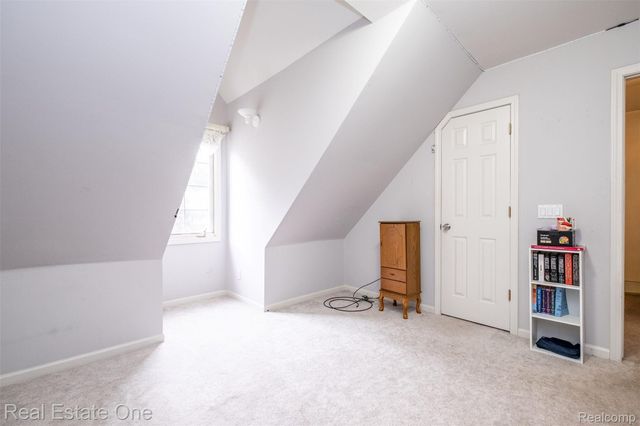 5560 Huron Hills Drive, Commerce Charter Township, MI 48382