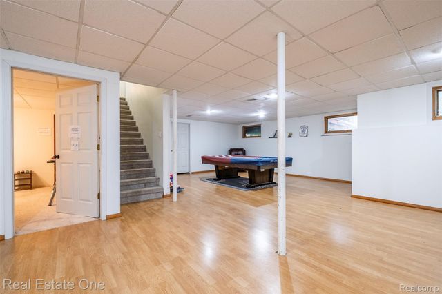 5560 Huron Hills Drive, Commerce Charter Township, MI 48382
