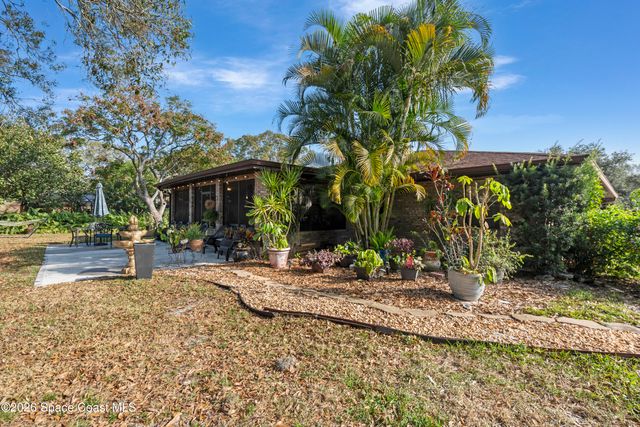 874 Gabriel Avenue NE, Palm Bay, FL 32907