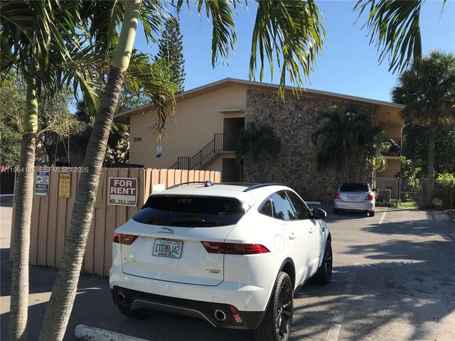 206 NE 3rd St 2, Hallandale Beach, FL 33009