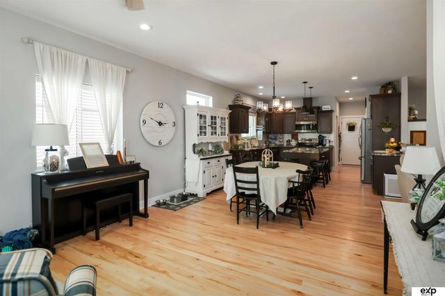 1046 N 107 Street N, Lincoln, NE 68527