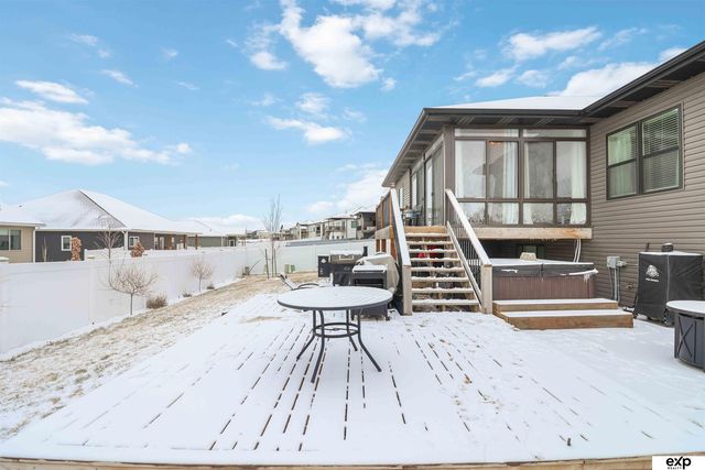 1046 N 107 Street N, Lincoln, NE 68527