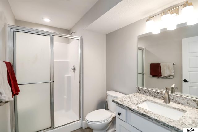 1046 N 107 Street N, Lincoln, NE 68527