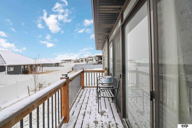 1046 N 107 Street N, Lincoln, NE 68527