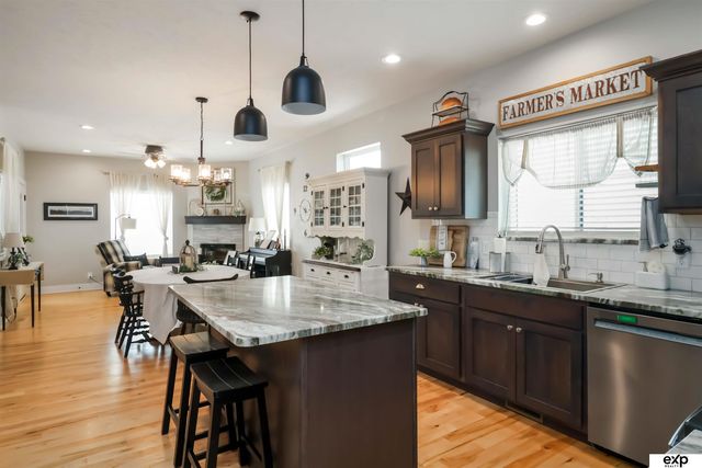 1046 N 107 Street N, Lincoln, NE 68527