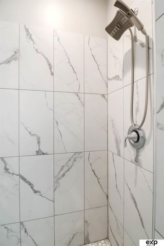 1046 N 107 Street N, Lincoln, NE 68527