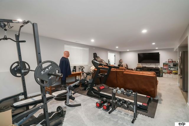 1046 N 107 Street N, Lincoln, NE 68527