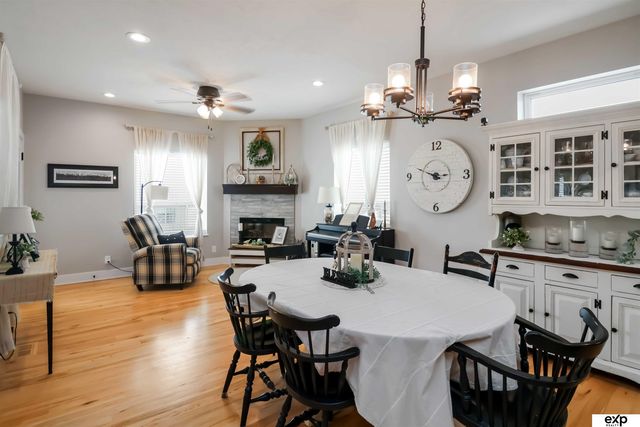 1046 N 107 Street N, Lincoln, NE 68527