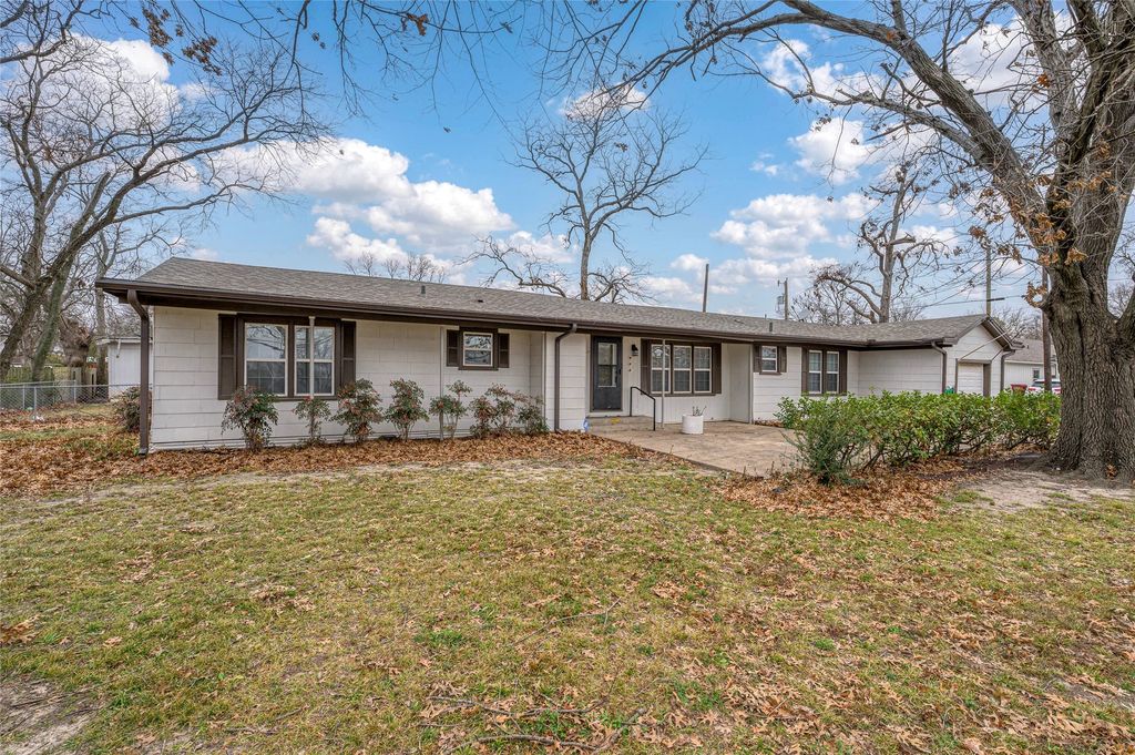 903 Lynn Street, Bonham, TX 75418