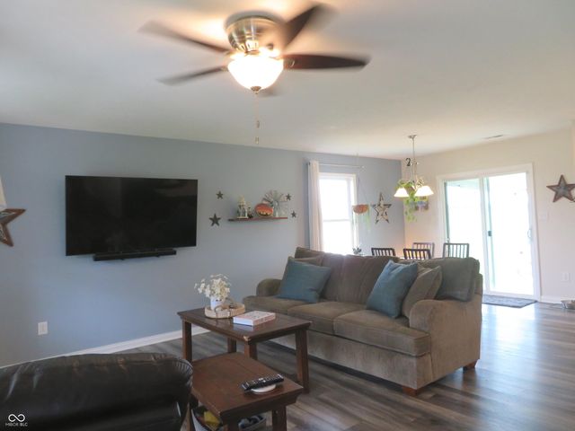 65 Patriots Landing, Fillmore, IN 46128