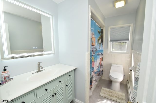 22 Caro Dr, West Milford Twp., NJ 07438