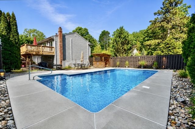 22 Caro Dr, West Milford Twp., NJ 07438