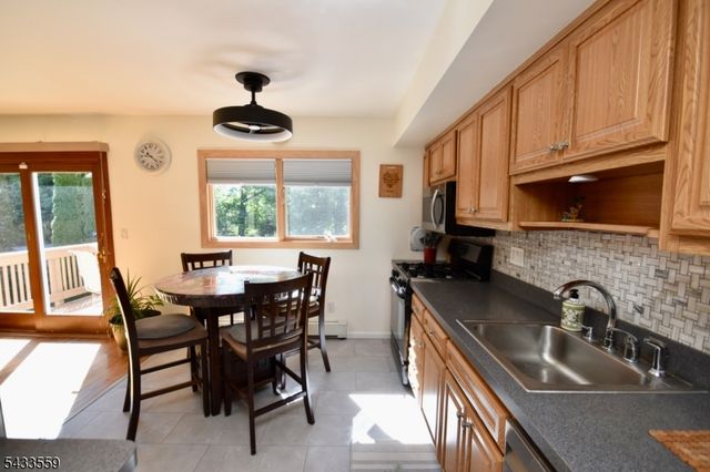 22 Caro Dr, West Milford Twp., NJ 07438