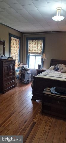 102 3RD ST E, Waynesboro, PA 17268