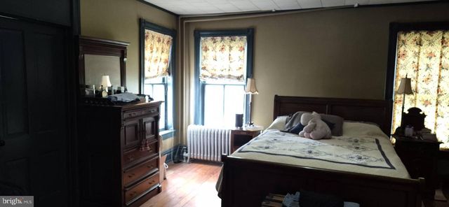 102 3RD ST E, Waynesboro, PA 17268