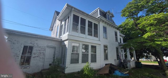 102 3RD ST E, Waynesboro, PA 17268