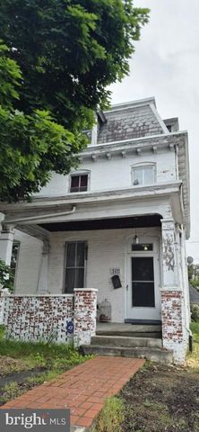102 3RD ST E, Waynesboro, PA 17268