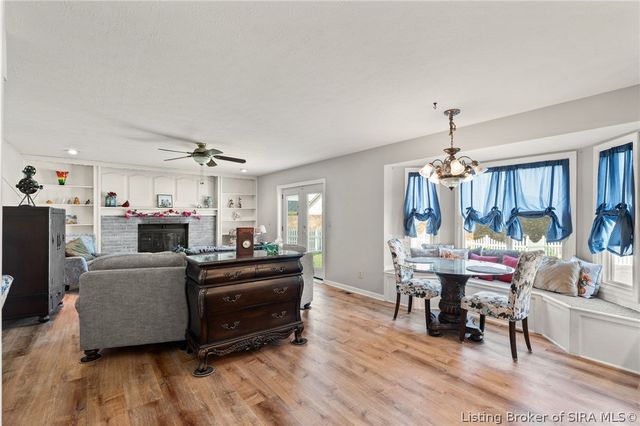 2206 Glenn Abbey, Jeffersonville, IN 47130