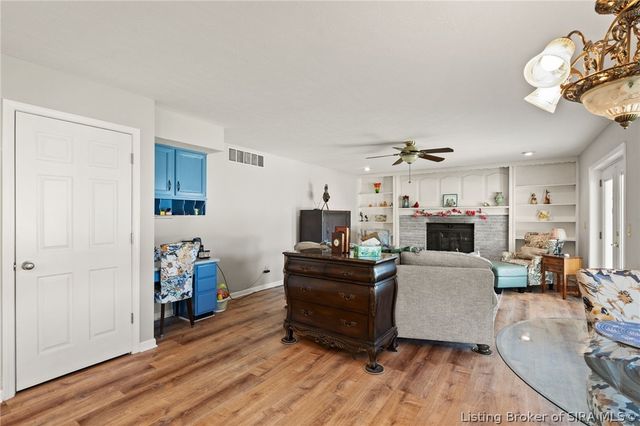 2206 Glenn Abbey, Jeffersonville, IN 47130