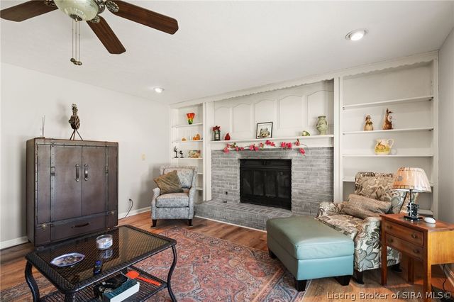 2206 Glenn Abbey, Jeffersonville, IN 47130
