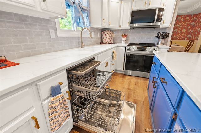 2206 Glenn Abbey, Jeffersonville, IN 47130