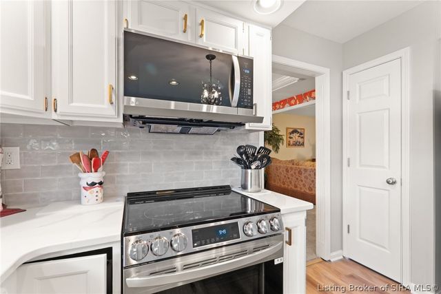 2206 Glenn Abbey, Jeffersonville, IN 47130