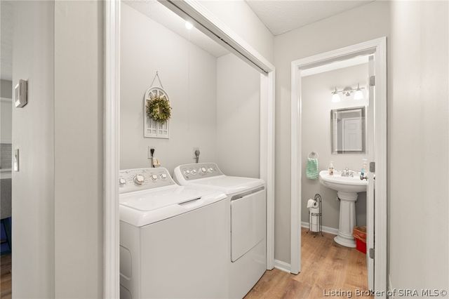 2206 Glenn Abbey, Jeffersonville, IN 47130