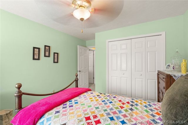 2206 Glenn Abbey, Jeffersonville, IN 47130