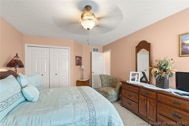 2206 Glenn Abbey, Jeffersonville, IN 47130