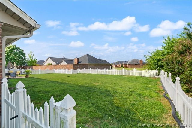 2206 Glenn Abbey, Jeffersonville, IN 47130