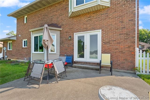 2206 Glenn Abbey, Jeffersonville, IN 47130